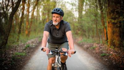 Man fährt fahrrad