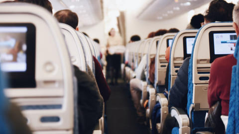 Menschen im Flugzeug